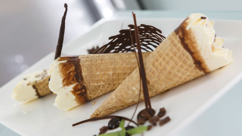 Ice cream, deep-frozen sweets and raw pastes