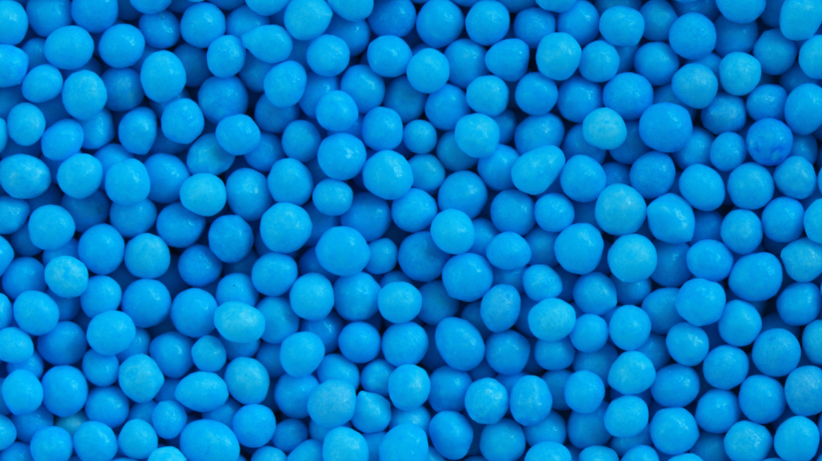 Blue sweets with multisensory characteristics as an example of sweets trends